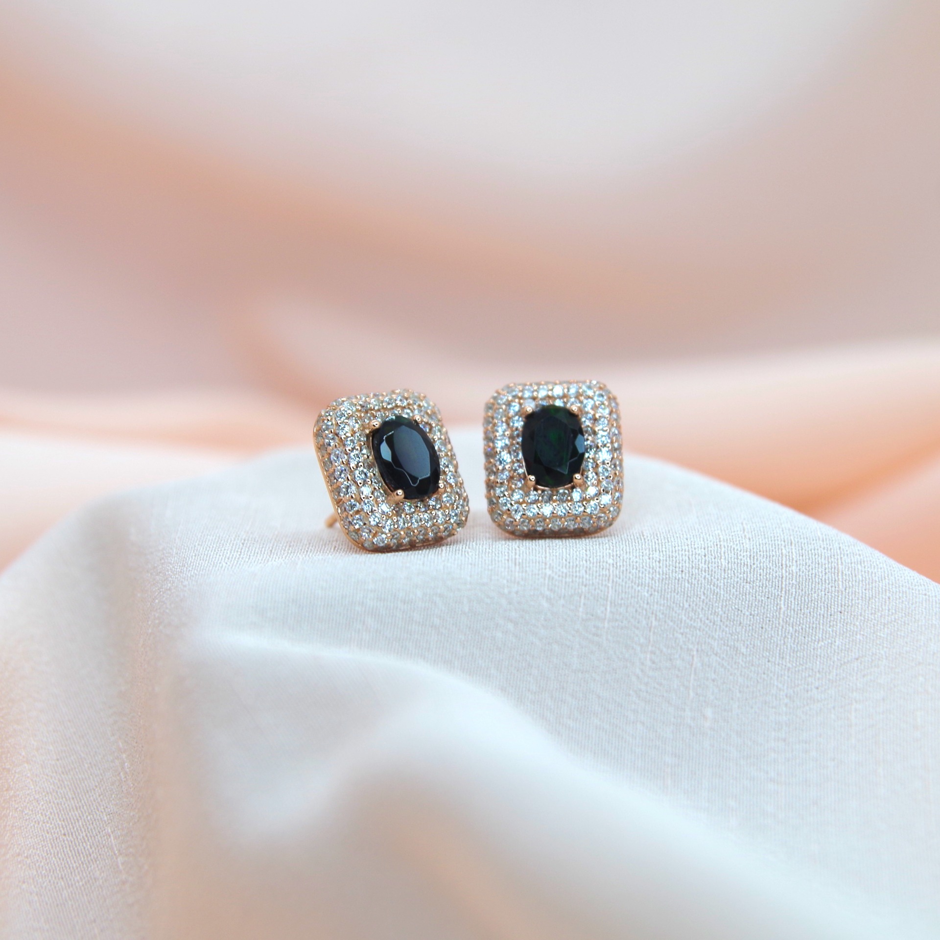 stříbrné náušnice s pravým černým opálem