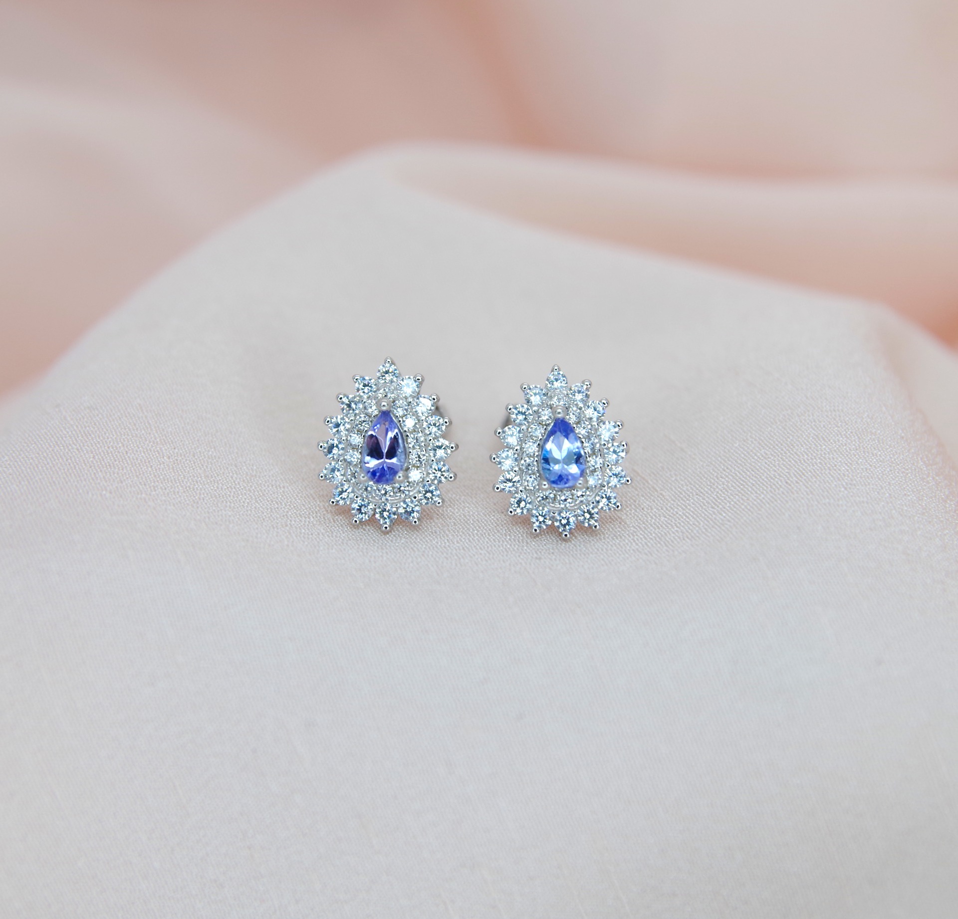 Elegantní náušnice s pravým tanzanitem