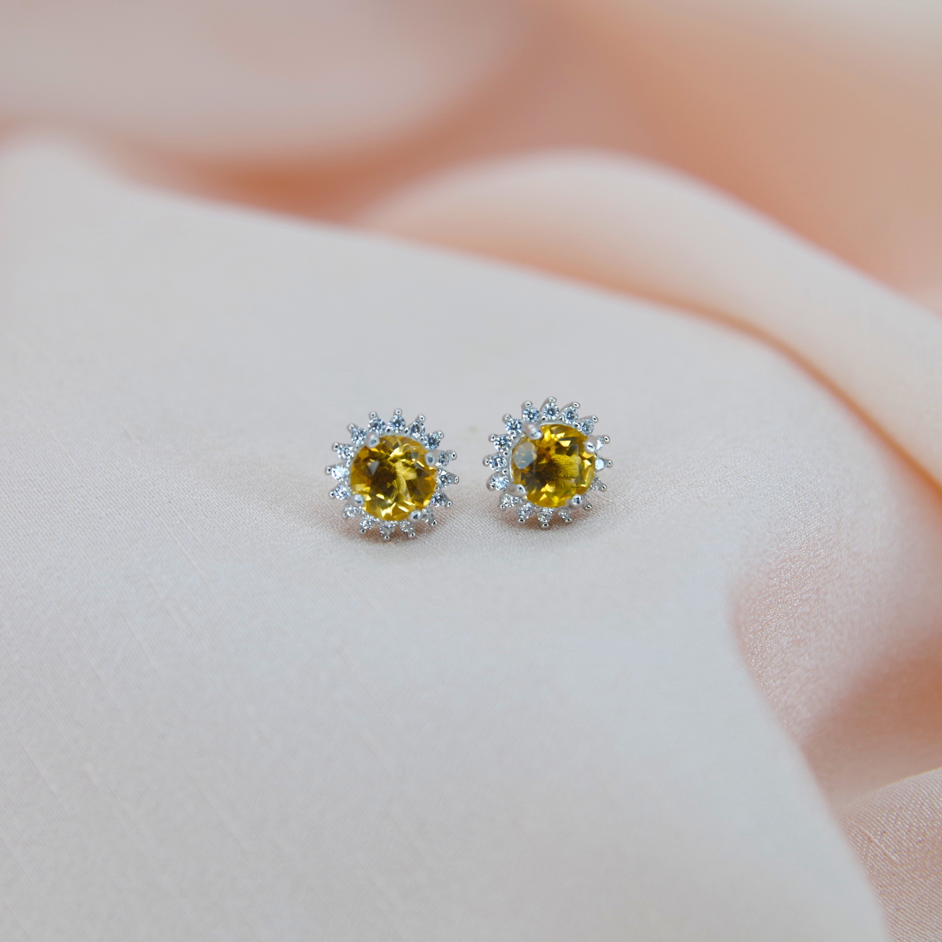 Stříbrné náušnice s pravými citríny